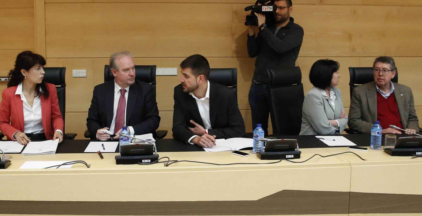 Comparecencia deTomás Villanueva ante la Diputación Permanente de las Cortes