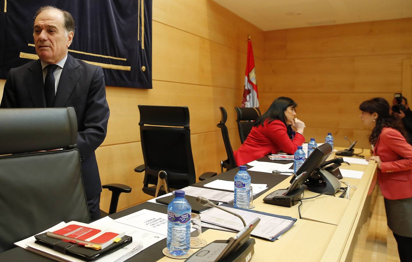 Comparecencia deTomás Villanueva ante la Diputación Permanente de las Cortes