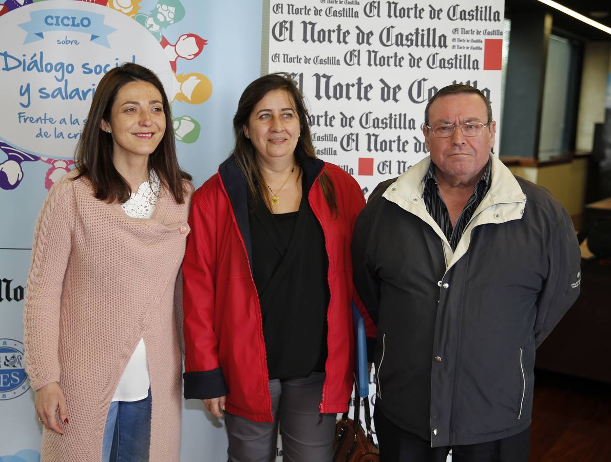 Natalia Martin y Mercedes Lozano, de Cecale, y José Manuel Ferrero, de CC OO.