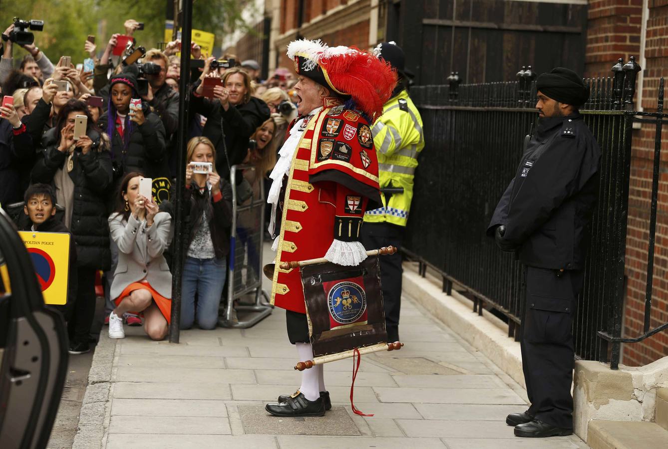 Júbilo por el nacimiento de la hija de los duques de Cambridge