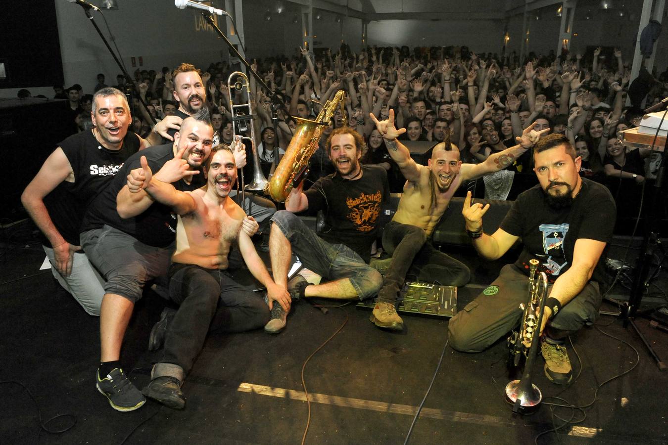 Concierto de 6eiSKAfes en el LAVA
