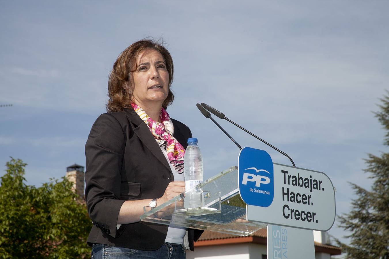 La candidata del PP a las Cortes, Josefa García Cirac participa en un acto de campaña en Salamanca