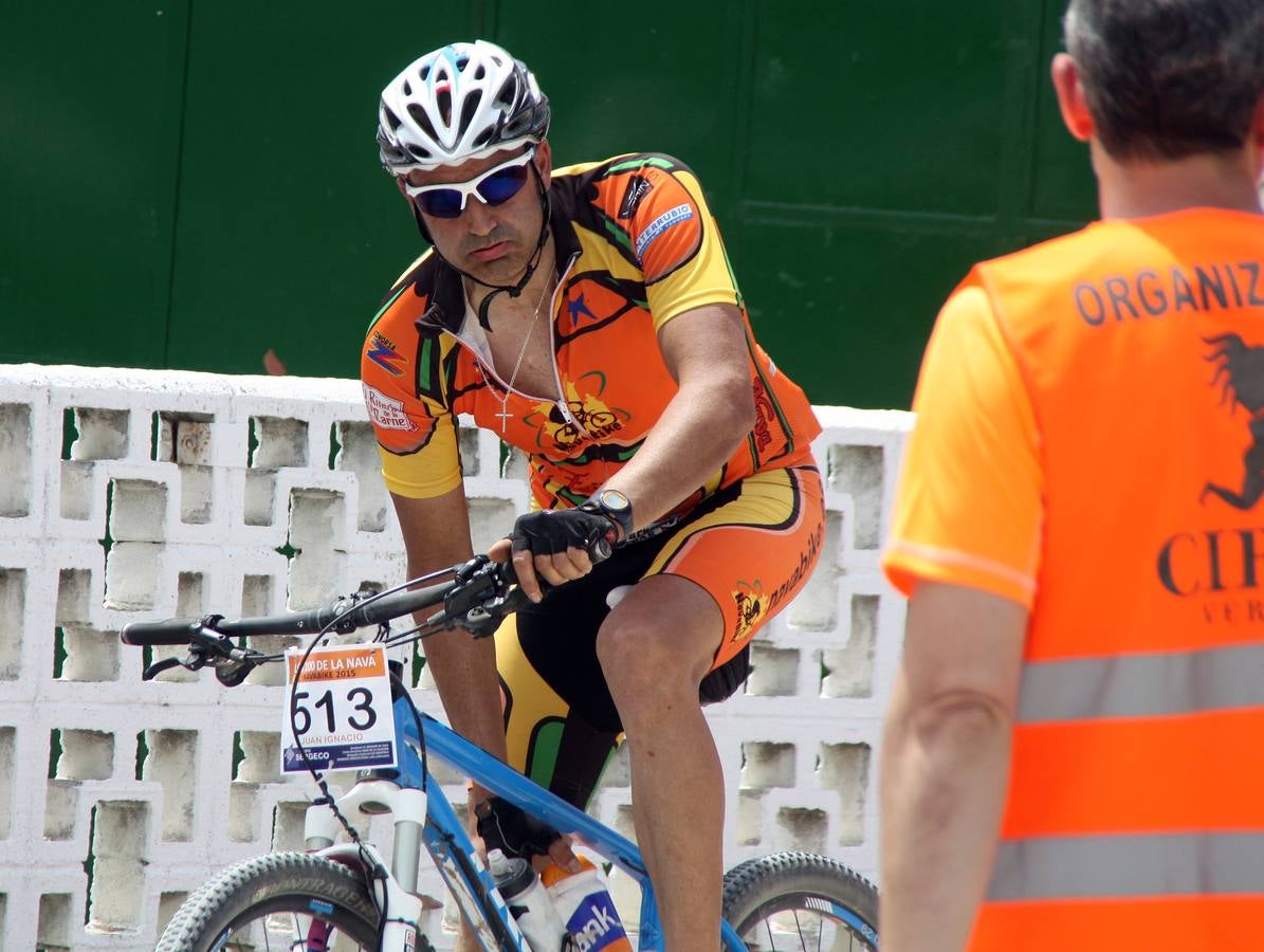 Más de 500 aficionados a la bicicleta de montaña participan en la Navabike de Nava de la Asunción (Segovia)