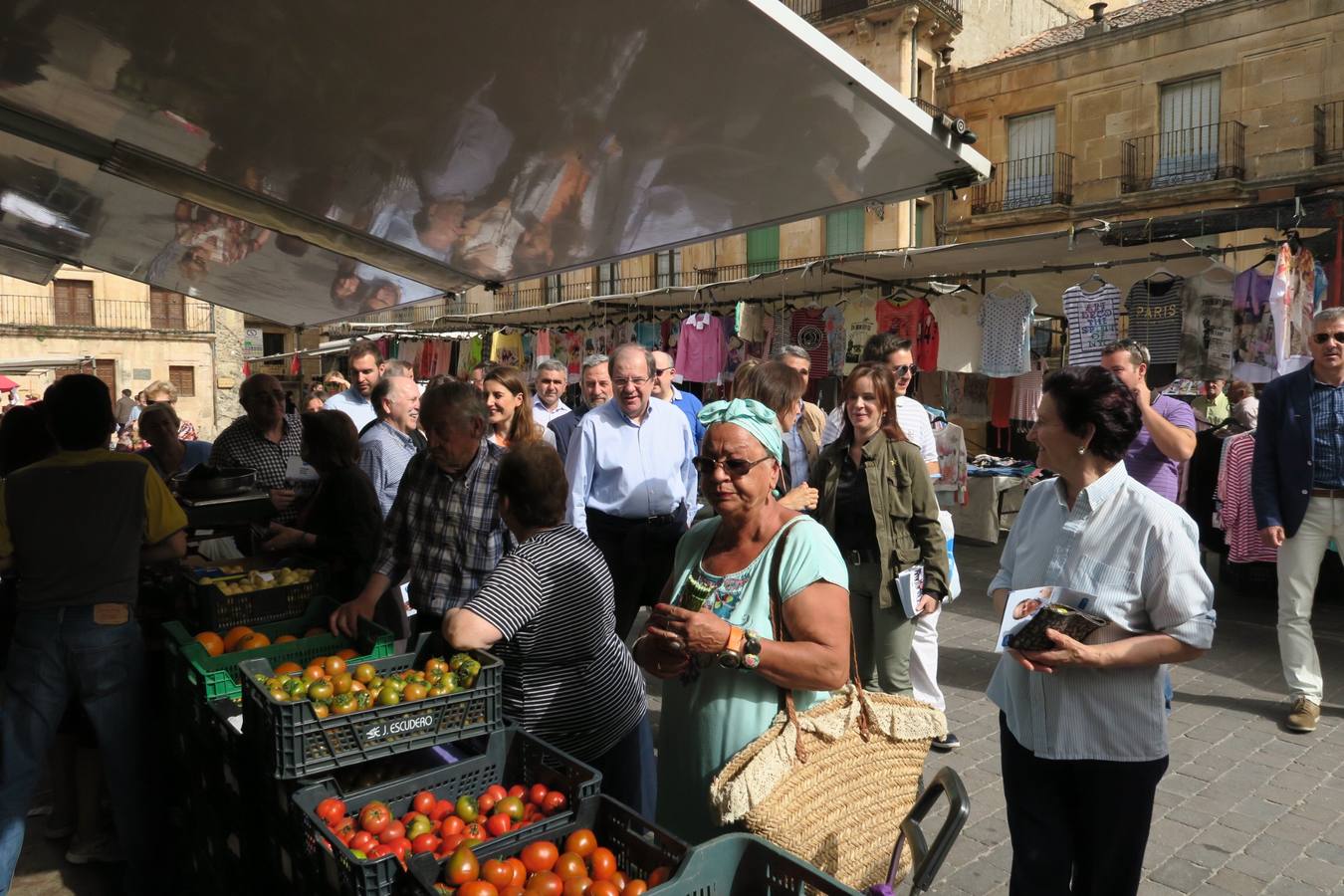 El candidato del PP a la Presidencia de la Junta de Castilla y León visita la provincia de Segovia