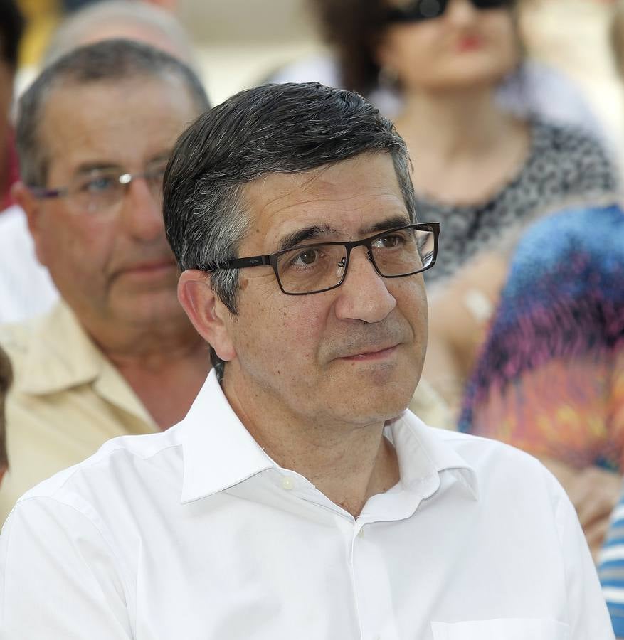 Luis Tudanca visita Venta de Baños (Palencia) para apoyar la candidatura de Rosa Juanes a la alcaldía