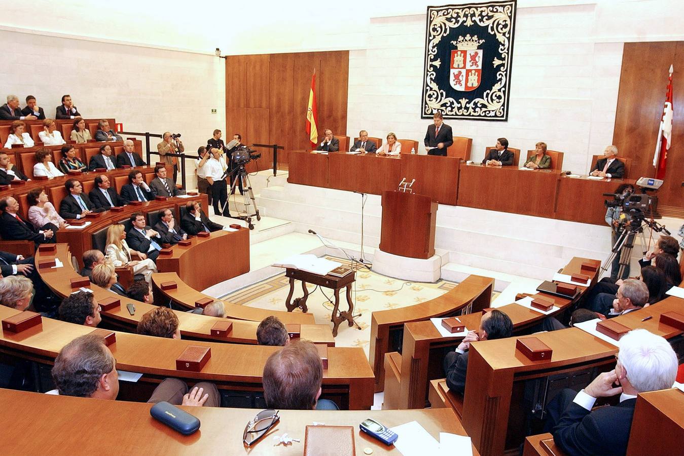 Vista general del pleno de Castilla y León, durante el discurso de José Manuel Fernández Santiago, del PP, como nuevo presidente de las Cortes autonómicas.