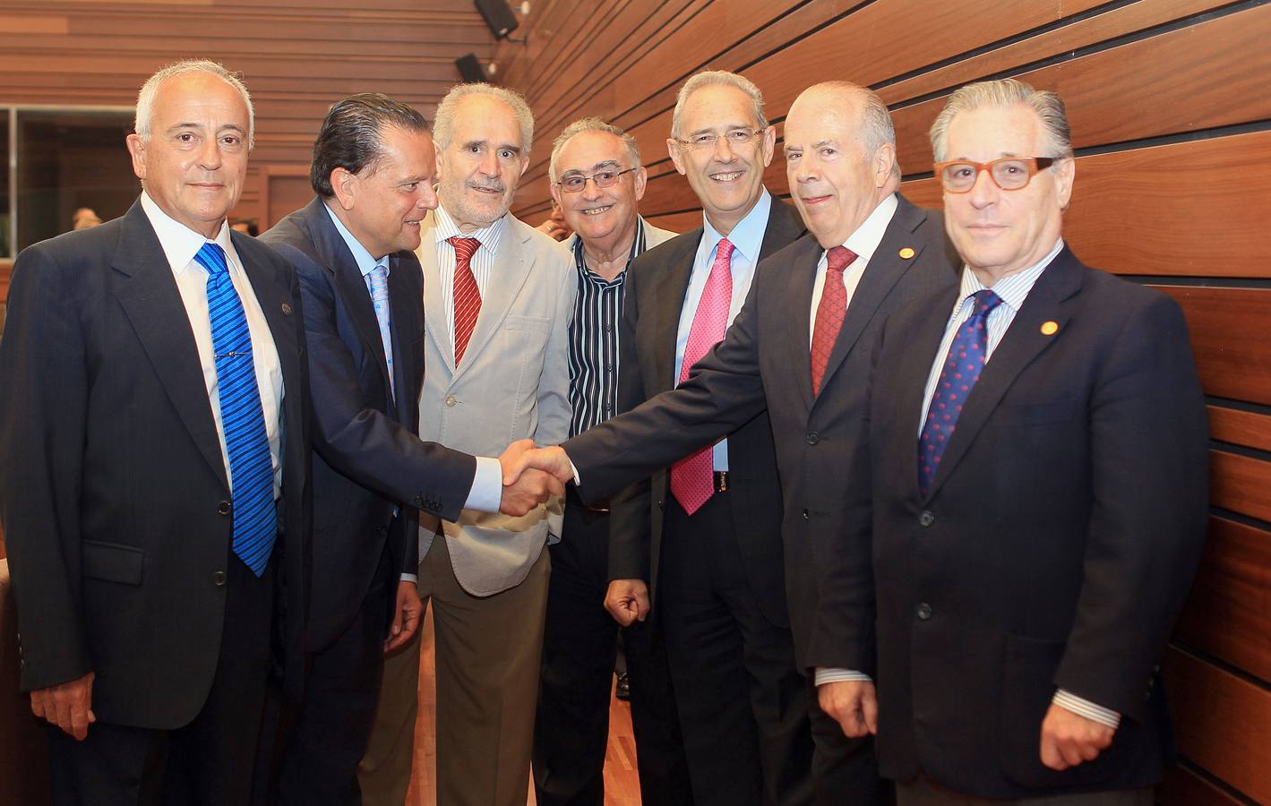 Pedro Martín, Mario Amilivia, Demetrio Madrid, José Constantino Nalda, José Luis Díez Hoces, Javier Amoedo y Javier Fernández Costales, en el debate de investidura celebrado en las Cortes regionales.