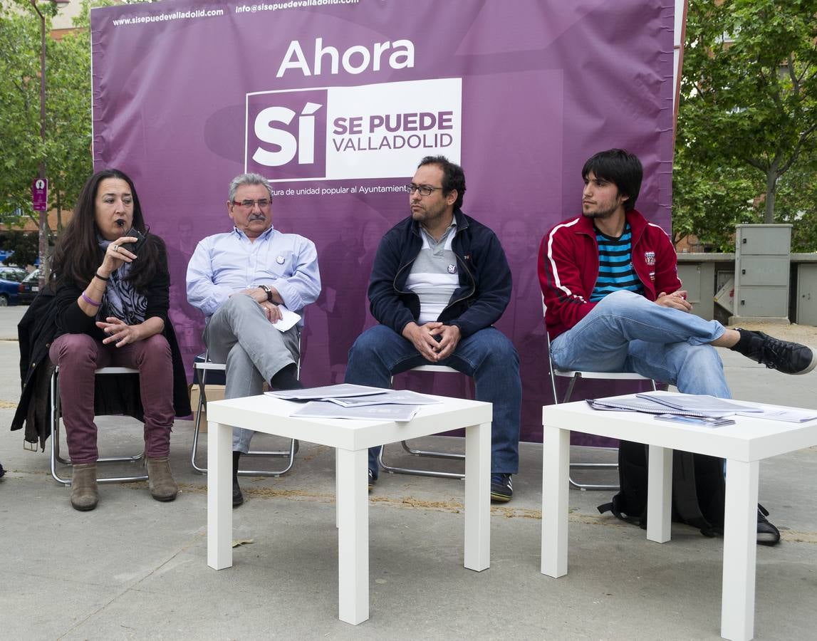 Los candidatos de Sí se Puede exponen sus ideas en Pajarillos.