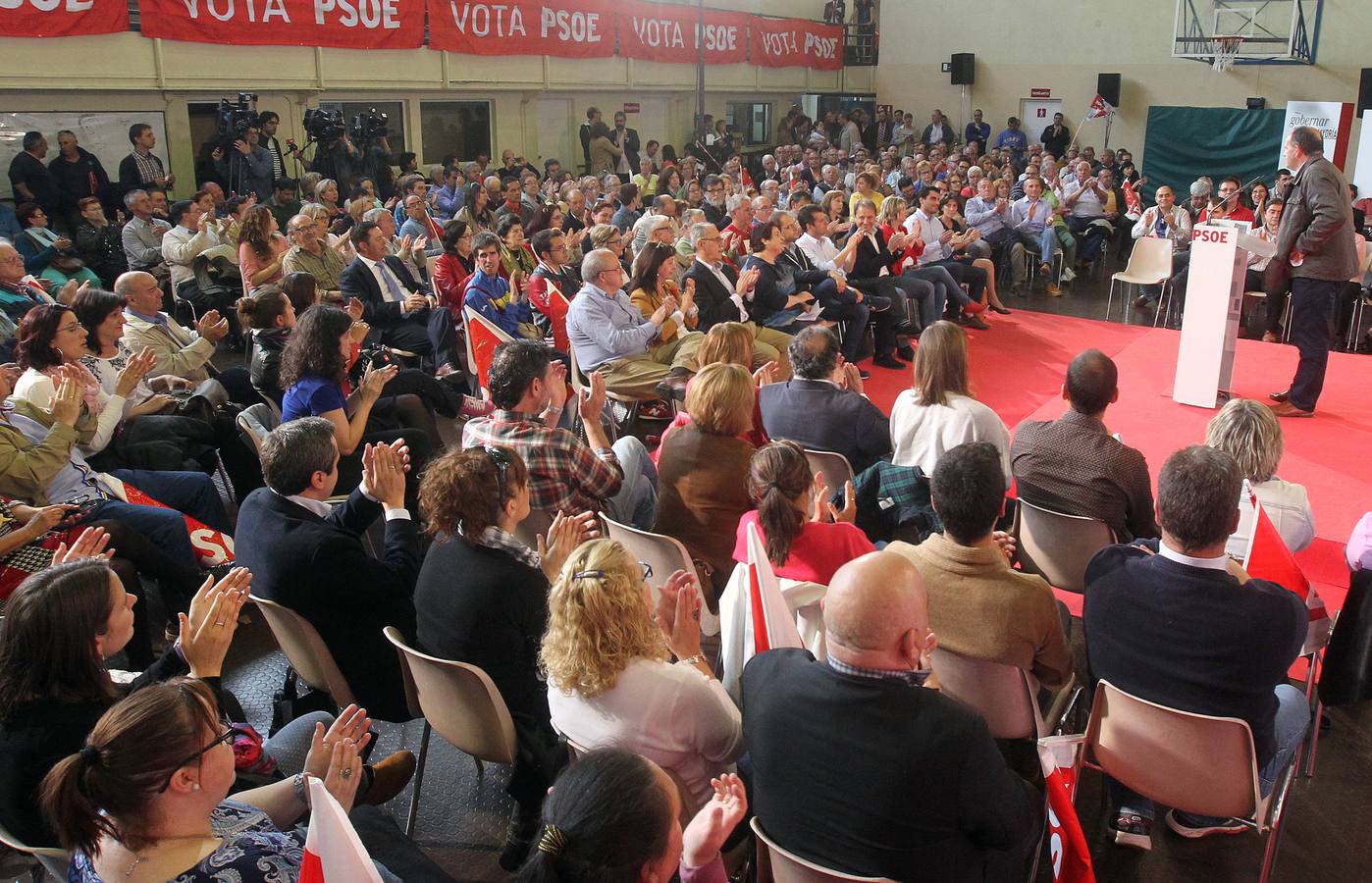 El candidato socialista a la Presidencia de la Junta, Luis Tudanca, en el acto público celebrado en Segovia.