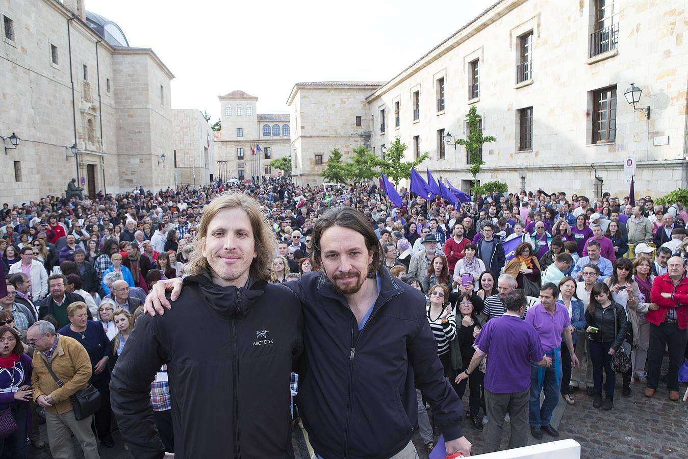 El secretario general de Podemos, Pablo Iglesias, participa en un acto electoral de Podemos en Zamora junto a Pablo Fernandez, Irene Montero y María José Rodríguez Tobal.