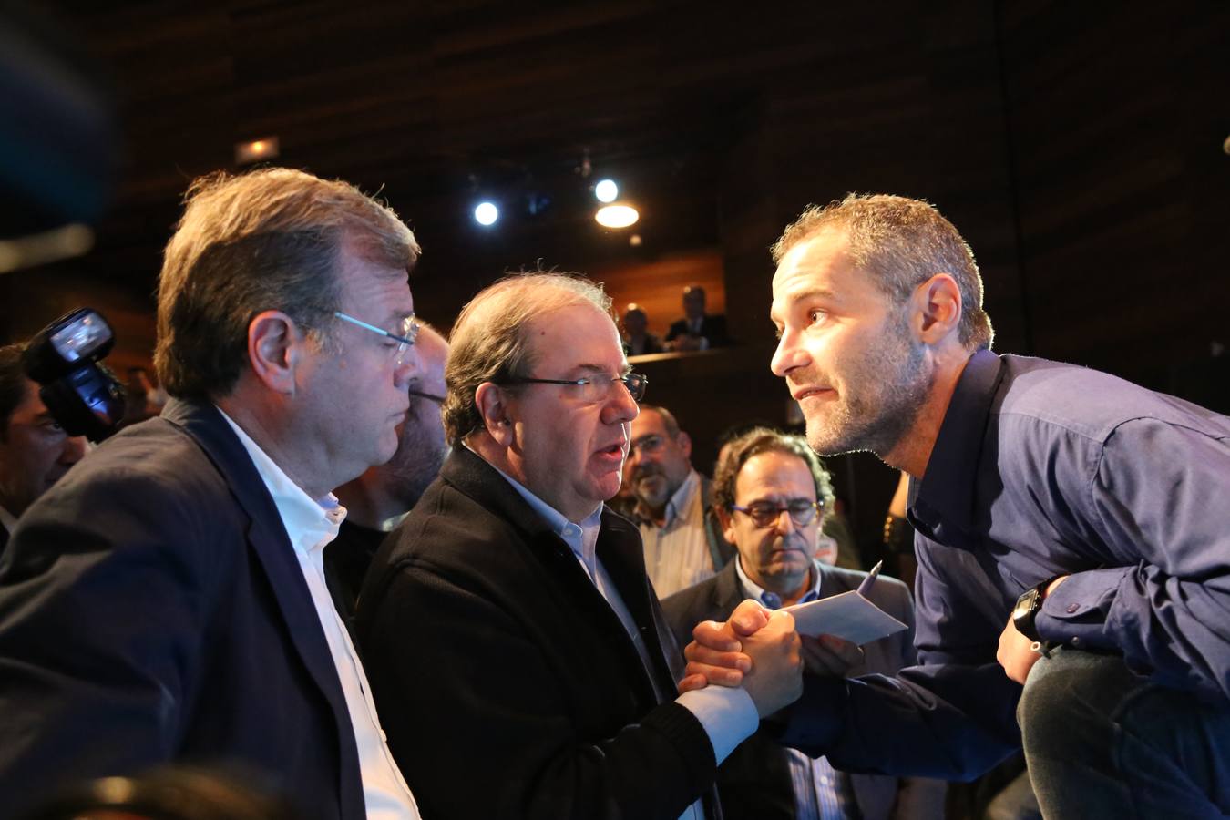 Varios mineros irrumpen en el mitin del Partido Popular en el Auditorio Ciudad de León