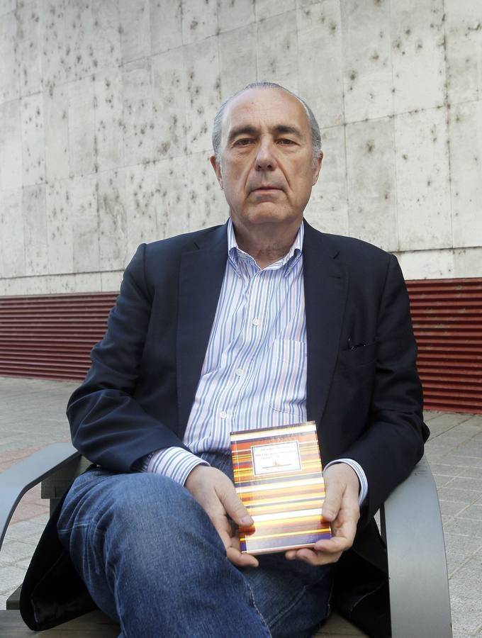 El poeta Luis Alberto de Cuenca en las V Jornadas de Poesía en Palencia