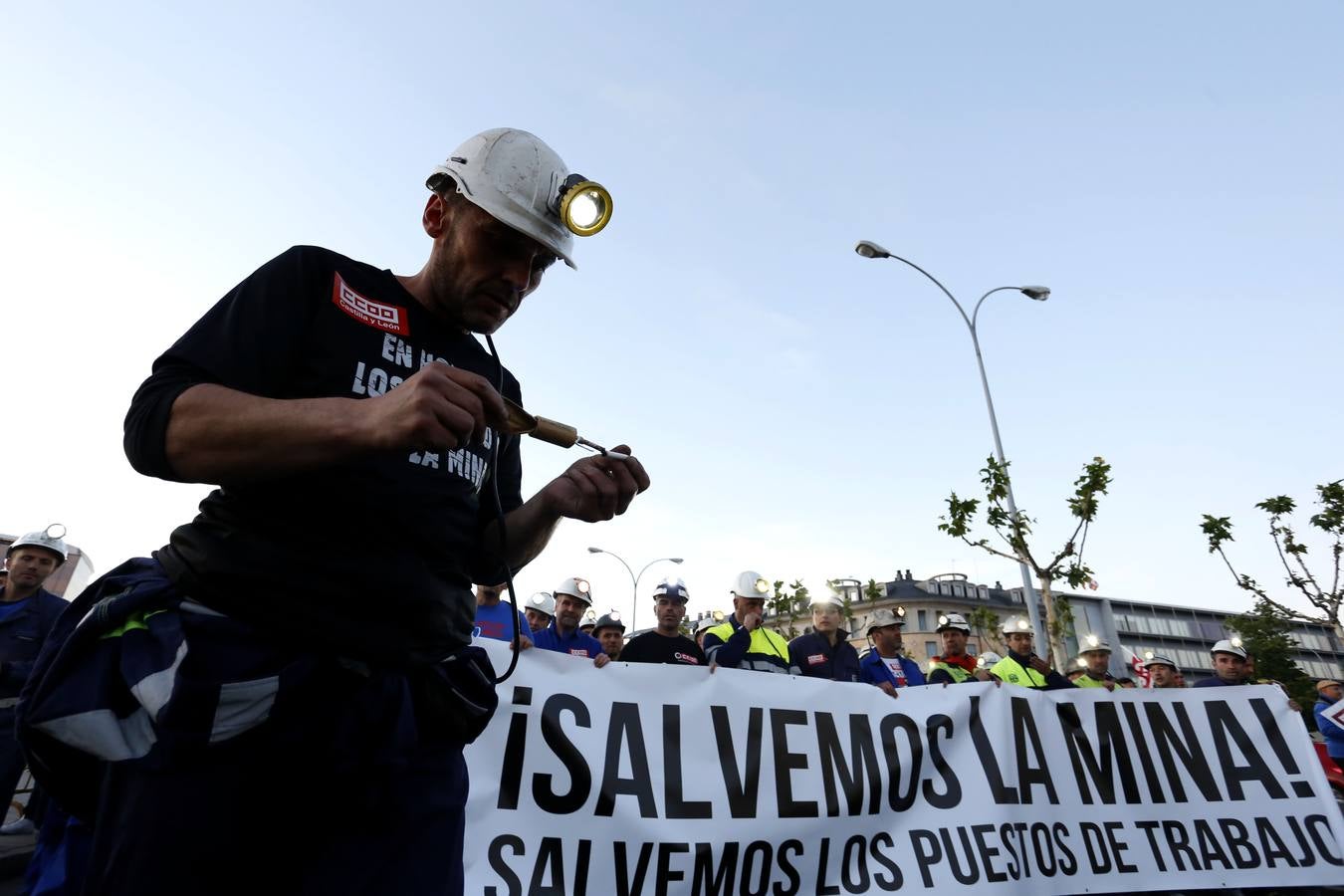 Marcha nocturna de mineros en León para reclamar una solución a la crisis del sector