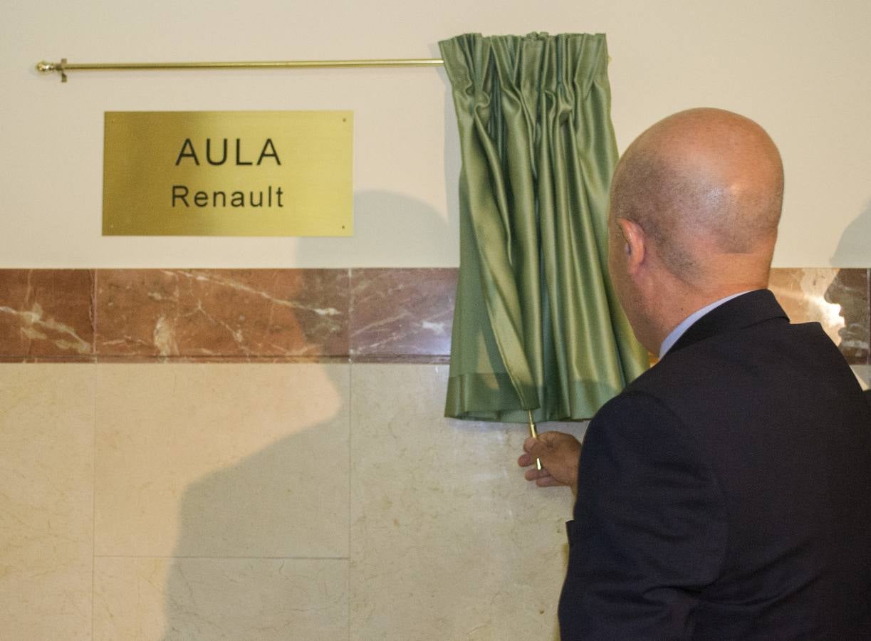 Aula dedicada a Renault en la Faculta de Comercio de Valladolid