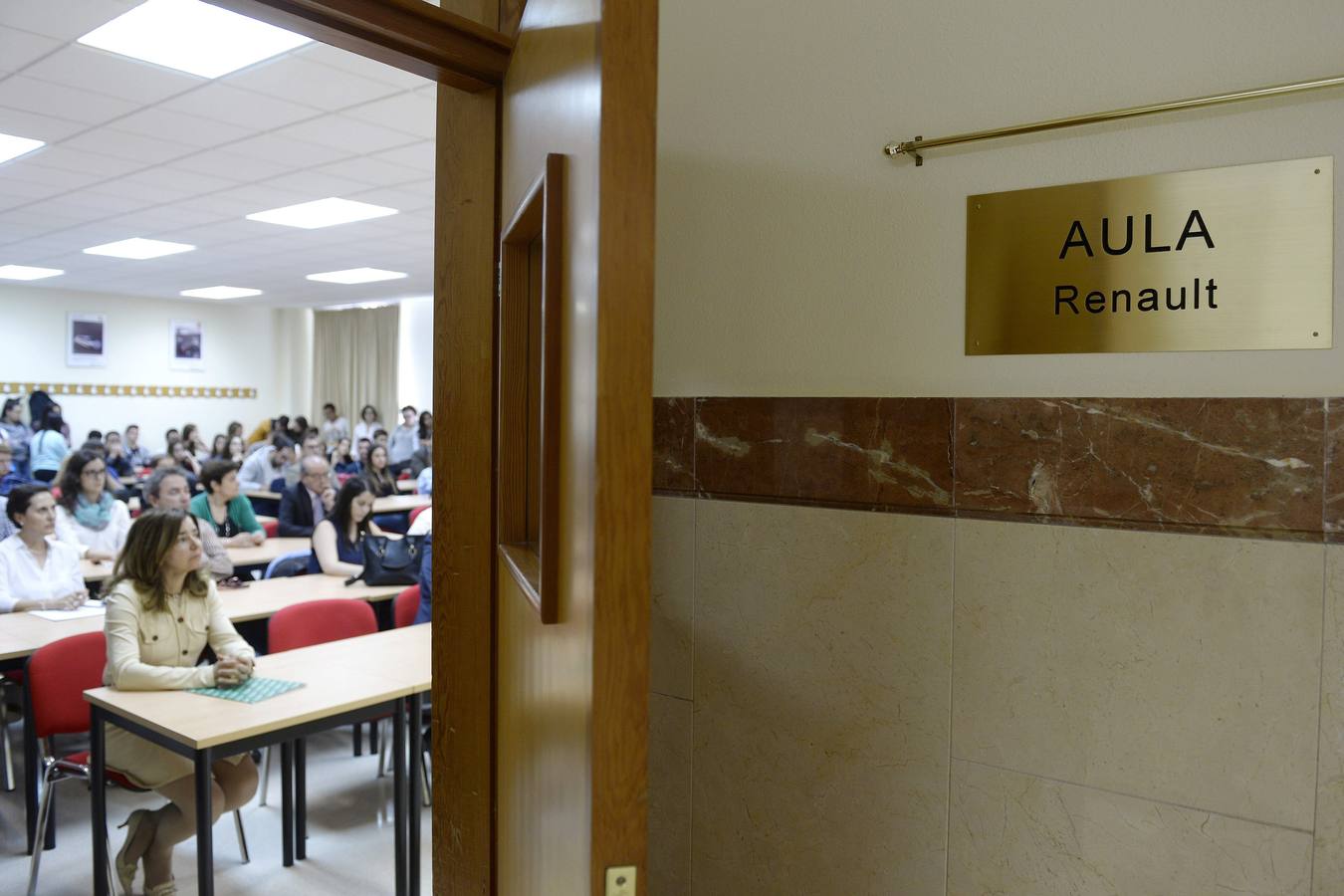 Aula dedicada a Renault en la Faculta de Comercio de Valladolid