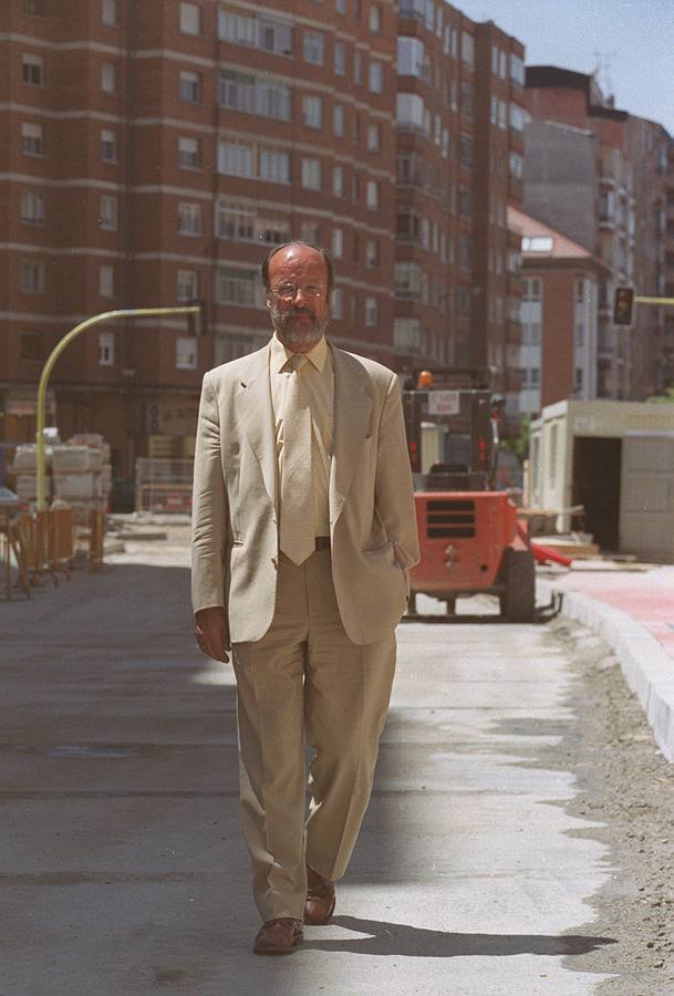 18.07.02 El alcalde de Valladolid, Javier León de la Riva, visita las obras del parking subterráneo de la avenida de Palencia.