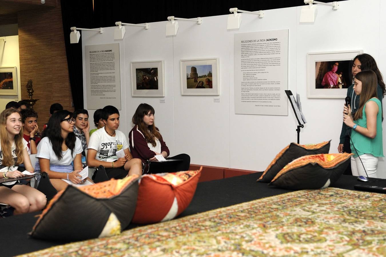 Alumnos del instituto La Merced visitan la Casa de La India