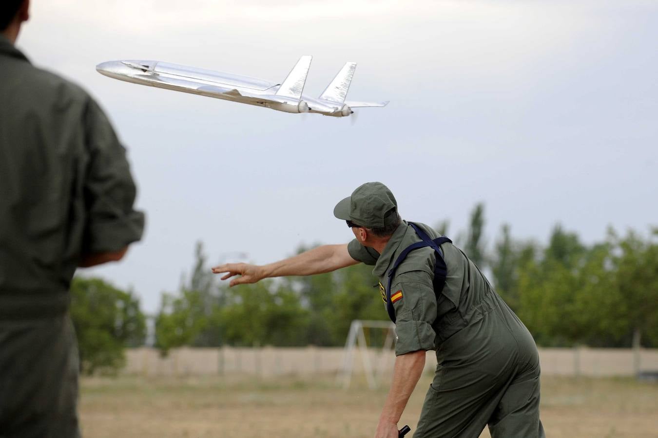 Exhibición de perros y aviones en el acuartelamiento de San Isidro (Valladolid)