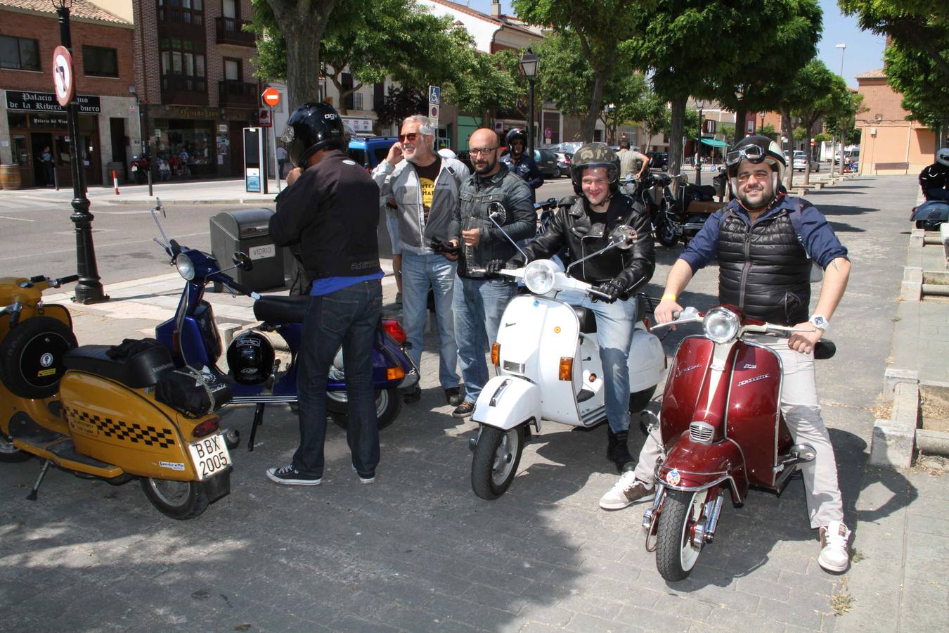 Concentración de motos &#039;Scooter run&#039; en Peñafiel (Valladolid)