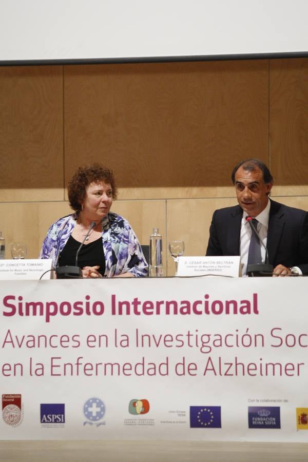 La reina Doña Sofía inaugura en Salamanca el III Simposio Internacional de Alzheimer (2/2)