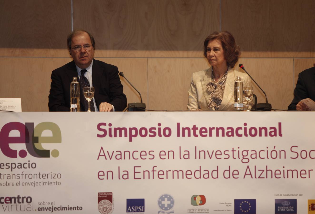La reina Doña Sofía inaugura en Salamanca el III Simposio Internacional de Alzheimer (1/2)