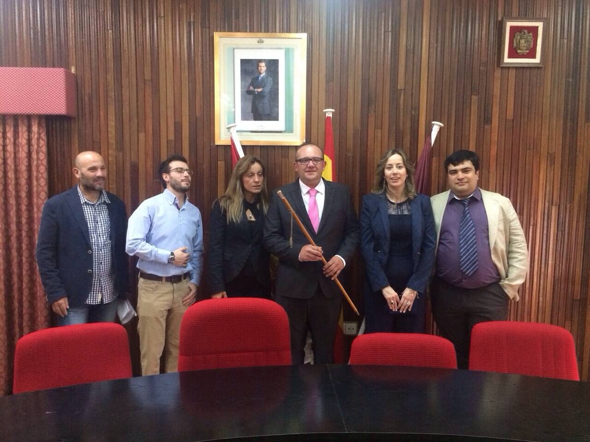 El socialista Adolfo López toma posesión como alcalde de Mojados.