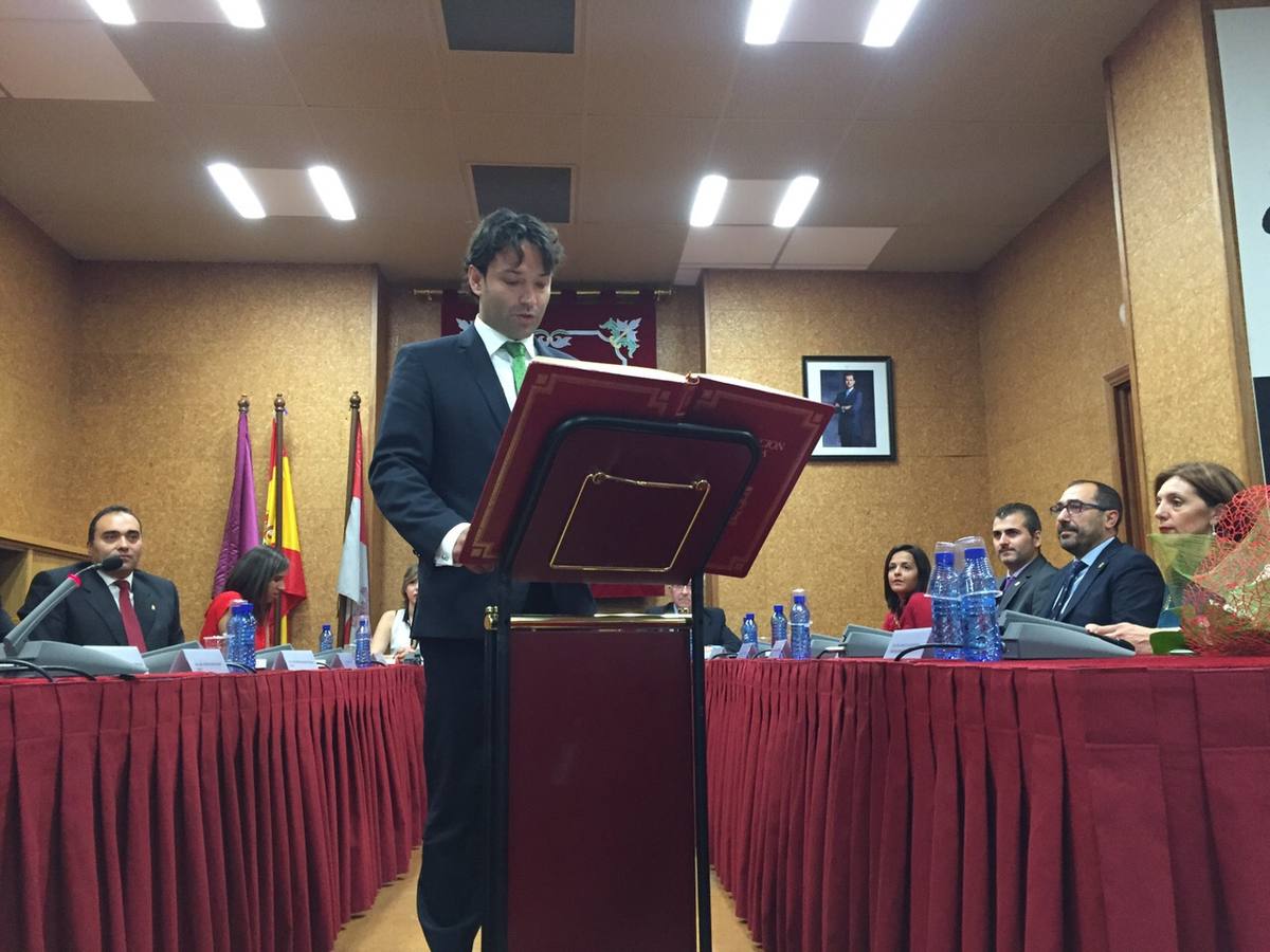 El alcalde de Tordesillas, José Antonio González Poncela durante su toma de posesión.