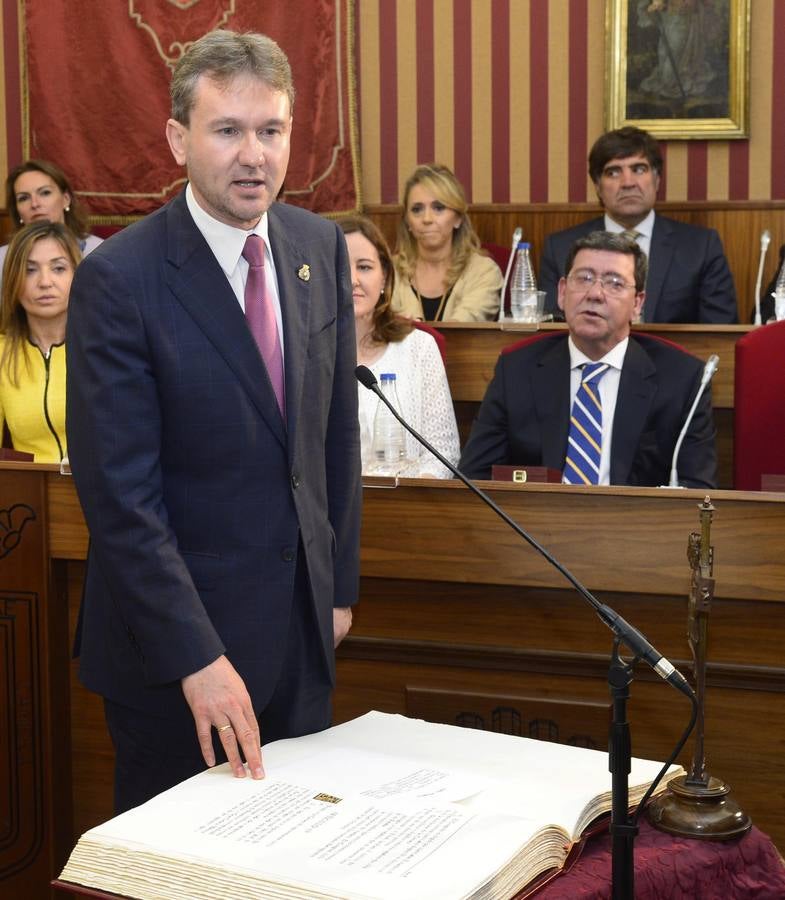 Toma de posesión de Javier Lacalle como alcalde de Burgos