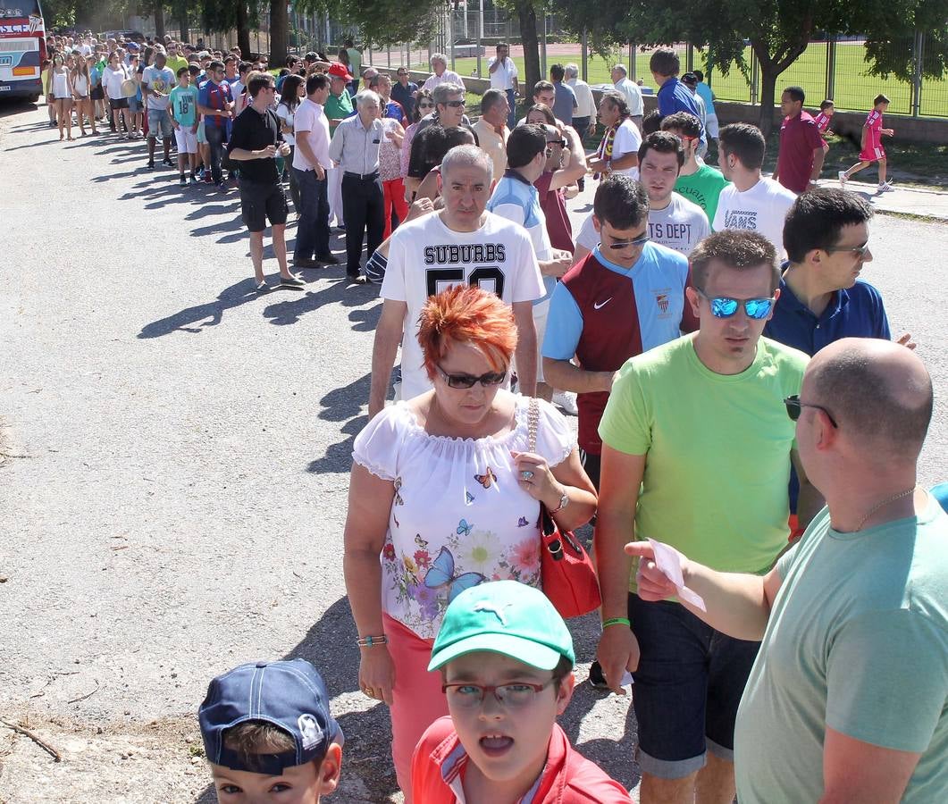 Ambiente en el partido entre la Gimnástica Segoviana y el Algeciras