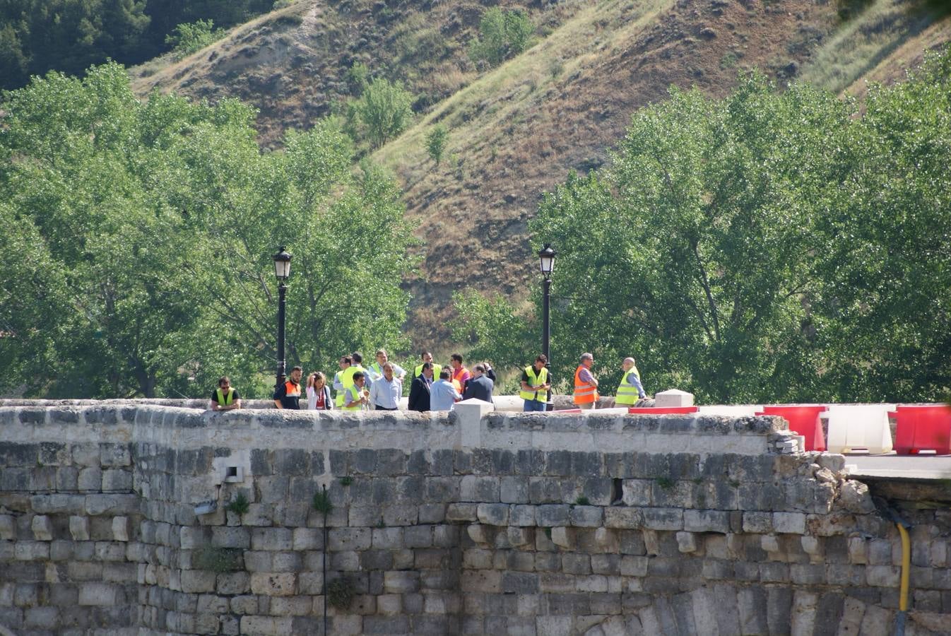 Se derrumba por completo el muro de contención del puente de Cabezón de Pisuerga (2/2)