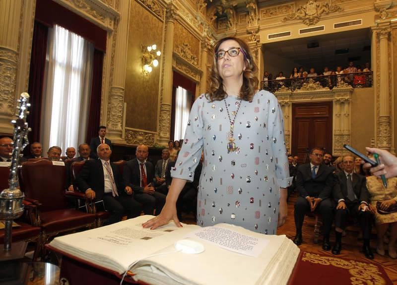 Toma de posesión de Ángeles Armisén como presidenta de la Diputación de Palencia (1/2)