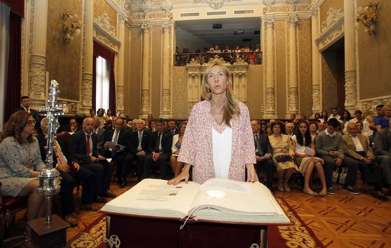 Toma de posesión de Ángeles Armisén como presidenta de la Diputación de Palencia (1/2)