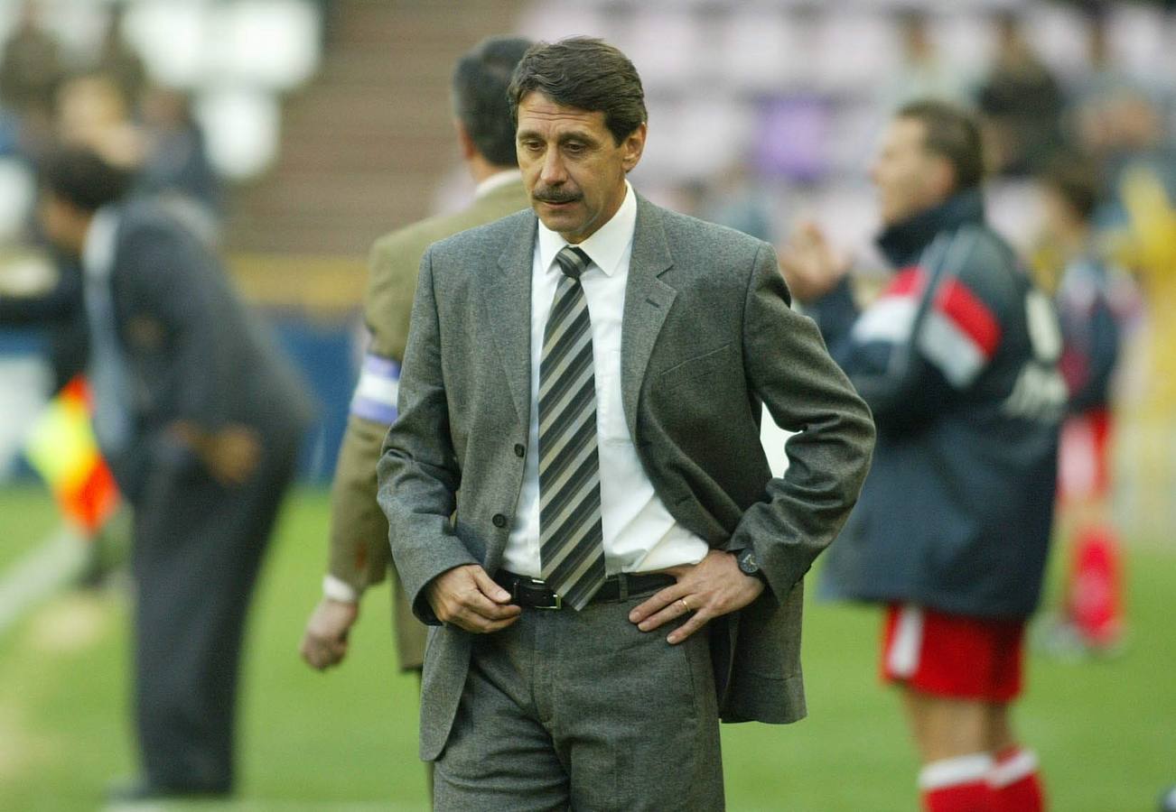 Pepe Moré. PRIMERA. Temporadas. 2001/2003. 76 partidos en las dos temporadas en 1ª. Se clasificó en 12º y el 14º puesto.