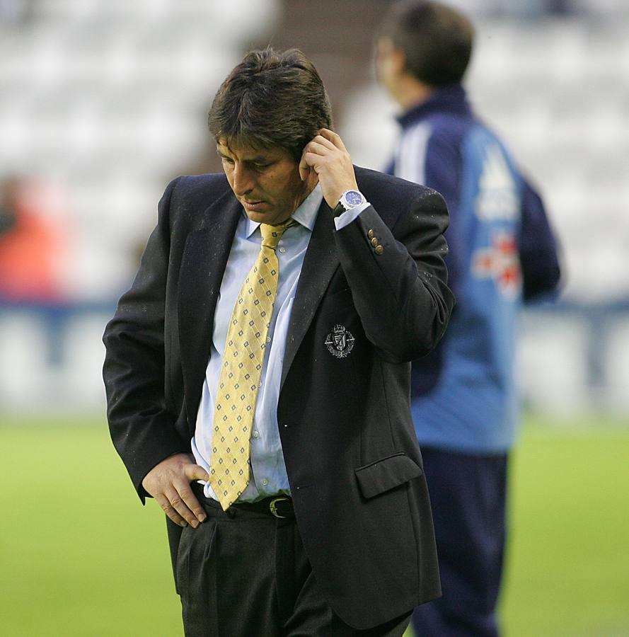 Antonio Santos. PRIMERA. Temporada. 2003/2004, 4 partidos al sustituir, como hombre de la casa, al cesado Vázquez. 18º puesto DESCENSO.