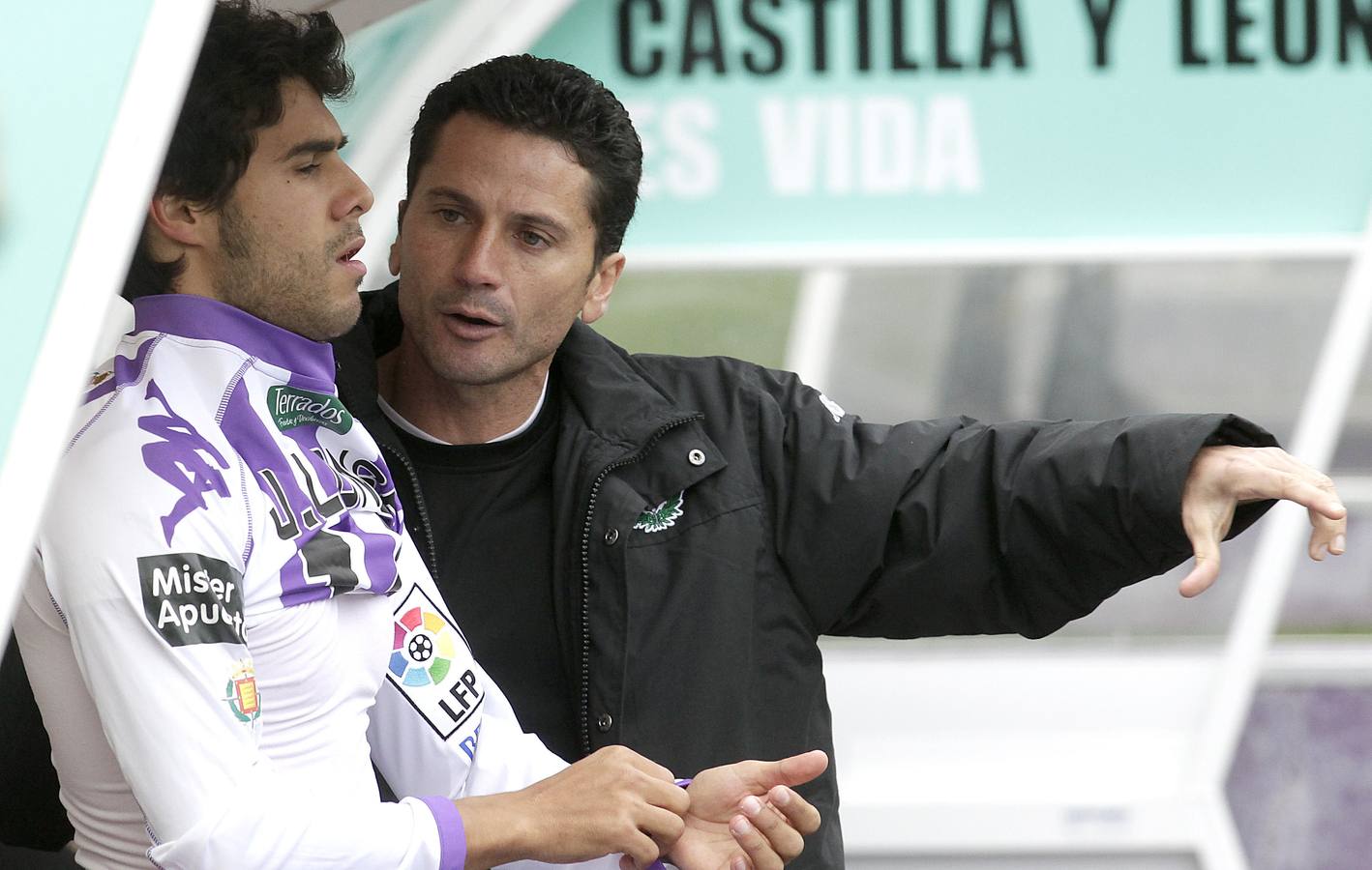 Javier Torres Gómez. SEGUNDA. Temporada. 2010/2011, un partido. De nuevo, un hombre del club ocupó el banquillo hasta que llegó Abel Resino para relevar a Antonio Gómez. Javier Torres Gómez entrenó después, con éxito, al equipo filial.