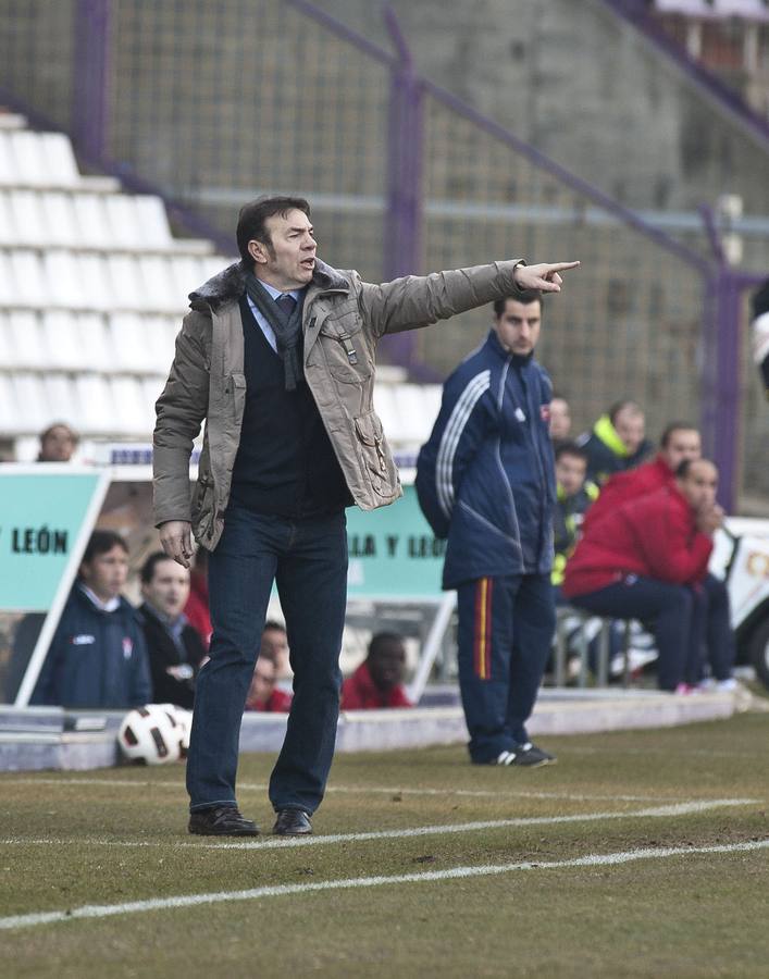 Abel Resino. SEGUNDA. Temporada. 2010/2011, 27 partidos. Fue el tercer entrenador de aquella temporada en la que el Valladolid jugó la promoción de ascenso. El Pucela cayó en las semifinales contra el Elche, que remontó el 1-0 en Zorrilla.