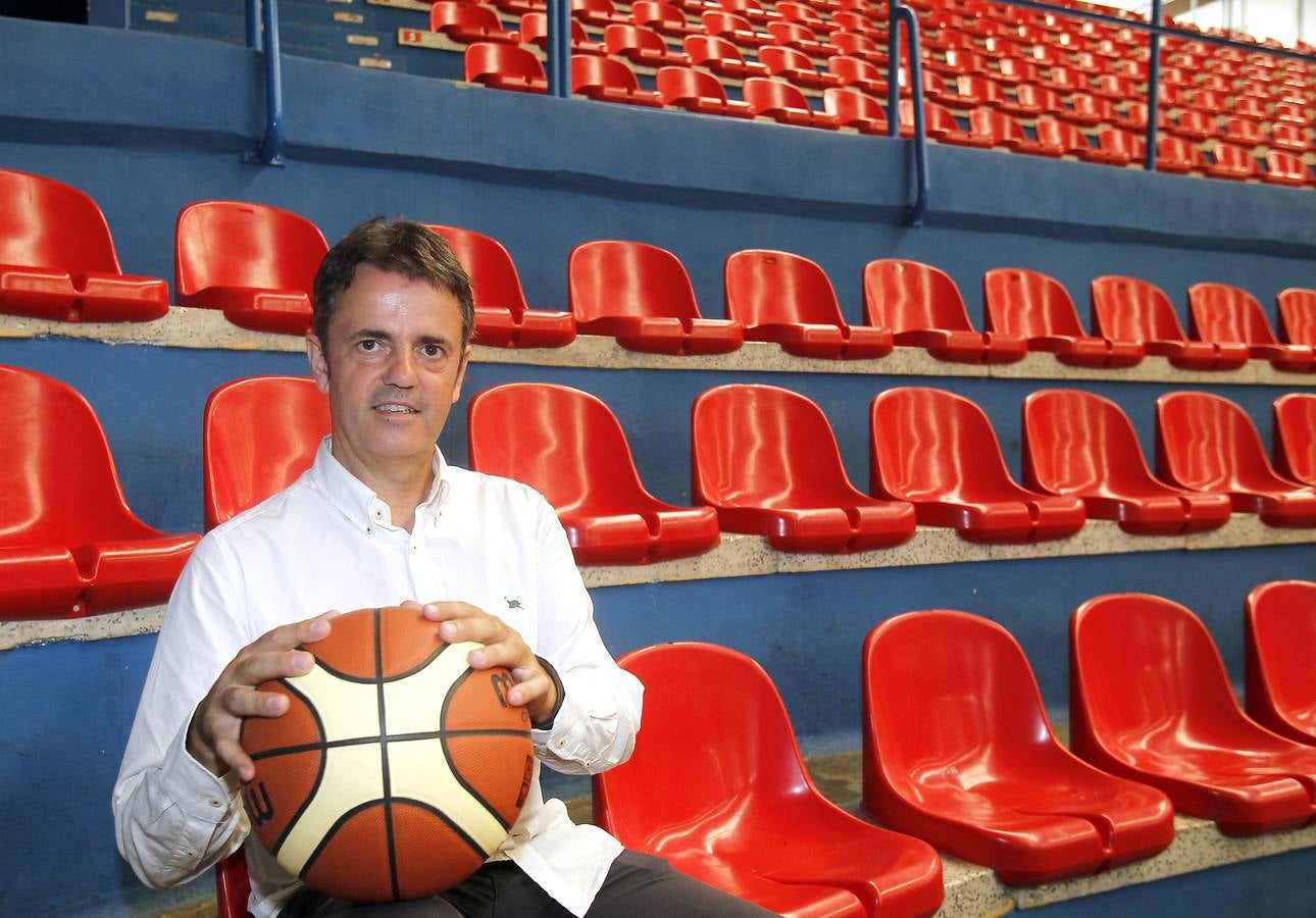 Presentación de Porfi Fisac como nuevo entrenador del Palencia Baloncesto