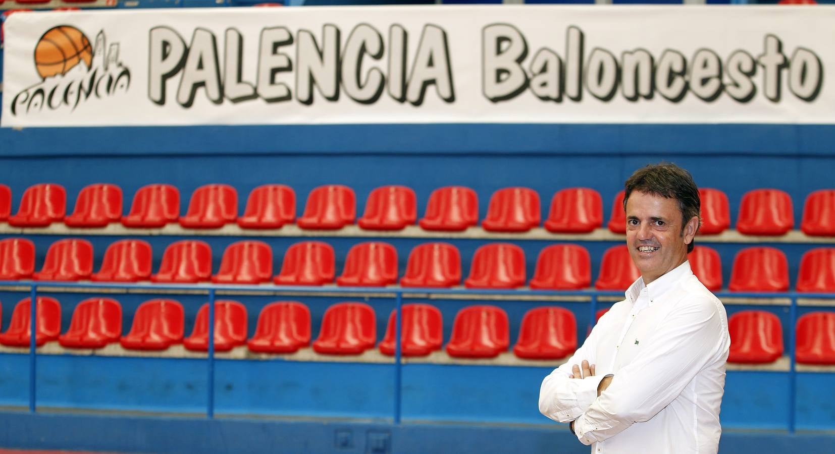 Presentación de Porfi Fisac como nuevo entrenador del Palencia Baloncesto