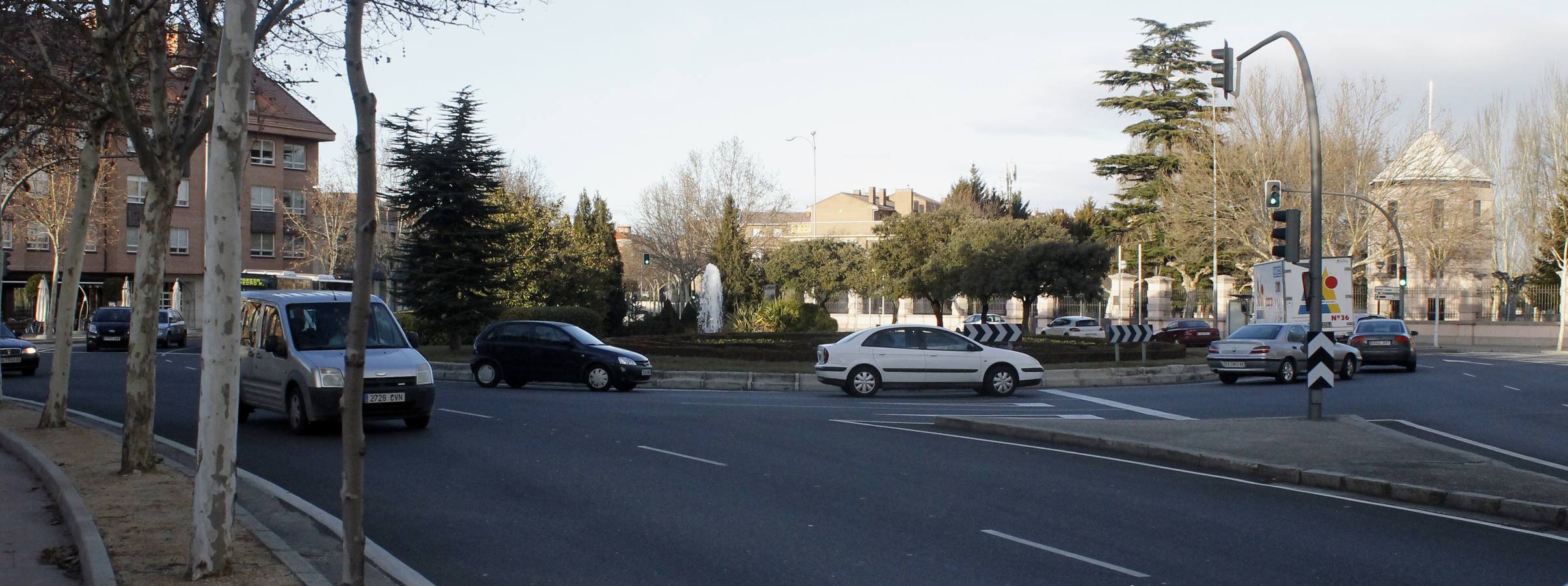 Rotonda frente a la sede de Presidencia de la Junta de Castilla y León, en Covaresa.