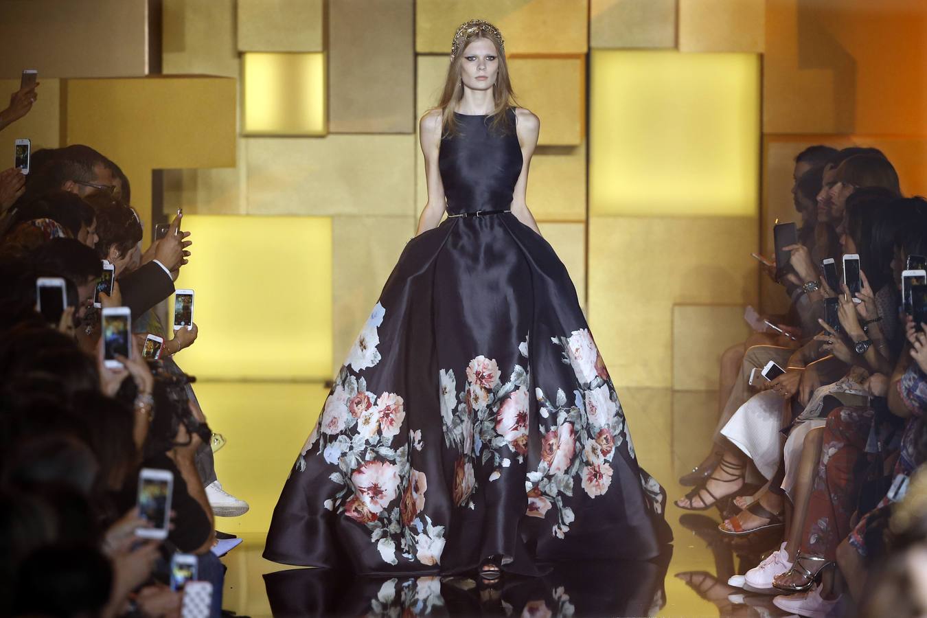 El romanticismo de Elie Saab conquista París