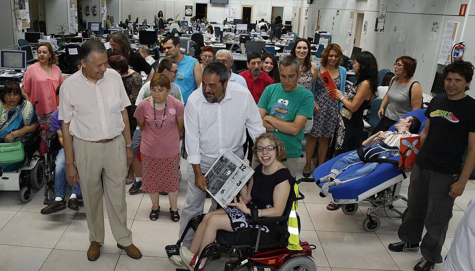 Miembros de Asprona visitan la redacción de El Norte de Castilla