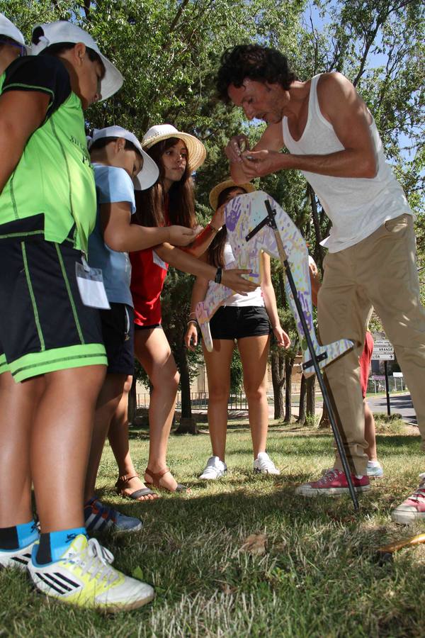 El artista vallisoletano Francisco Mateos participa en la XXI Semana Infantil de Peñafiel