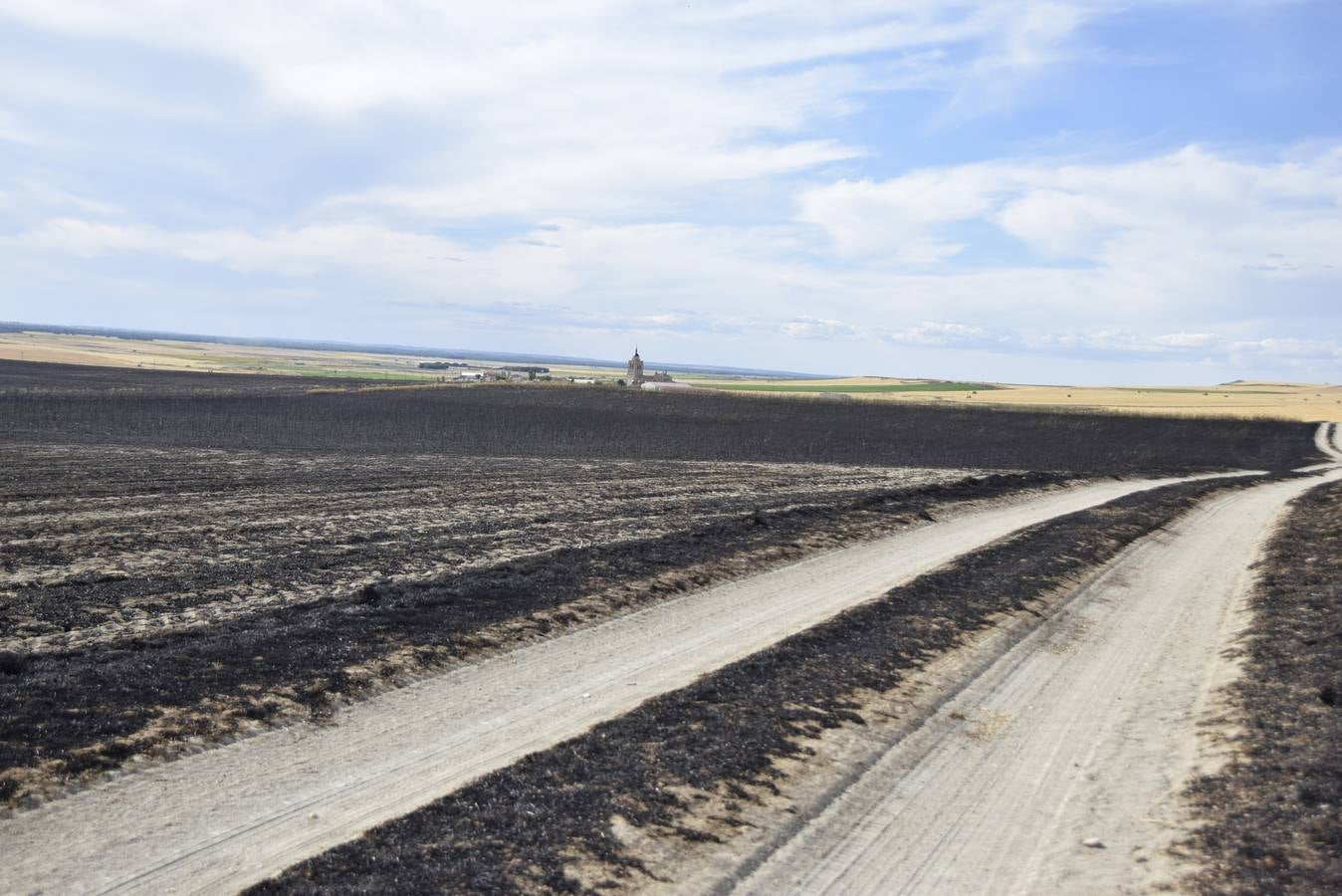 Incendio en la localidad vallisoletana de Puras, cerca de Segovia