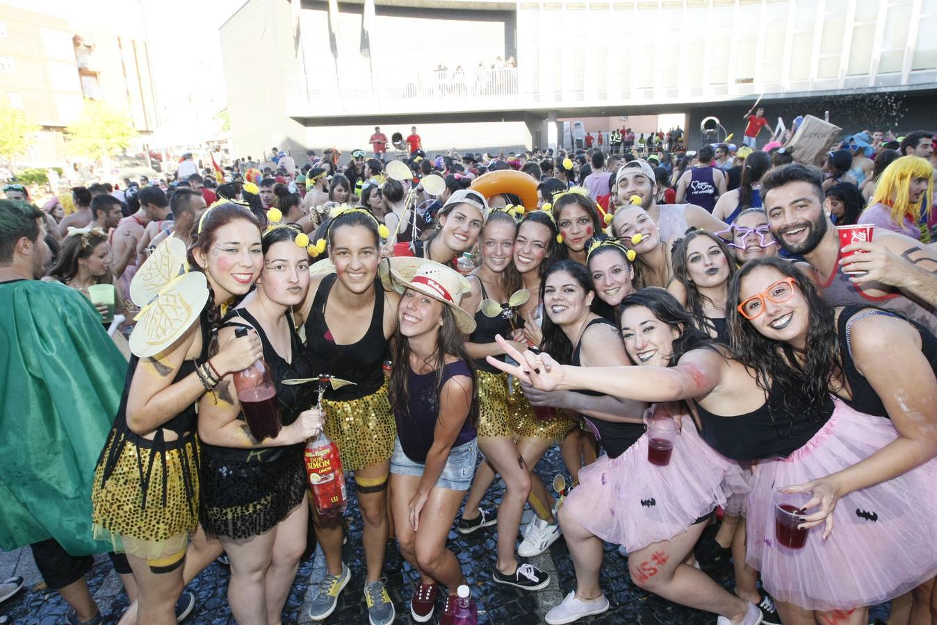 Gran ambiente y diversión en el inicio de las fiestas de Santa Marta de Tormes (Salamanca)