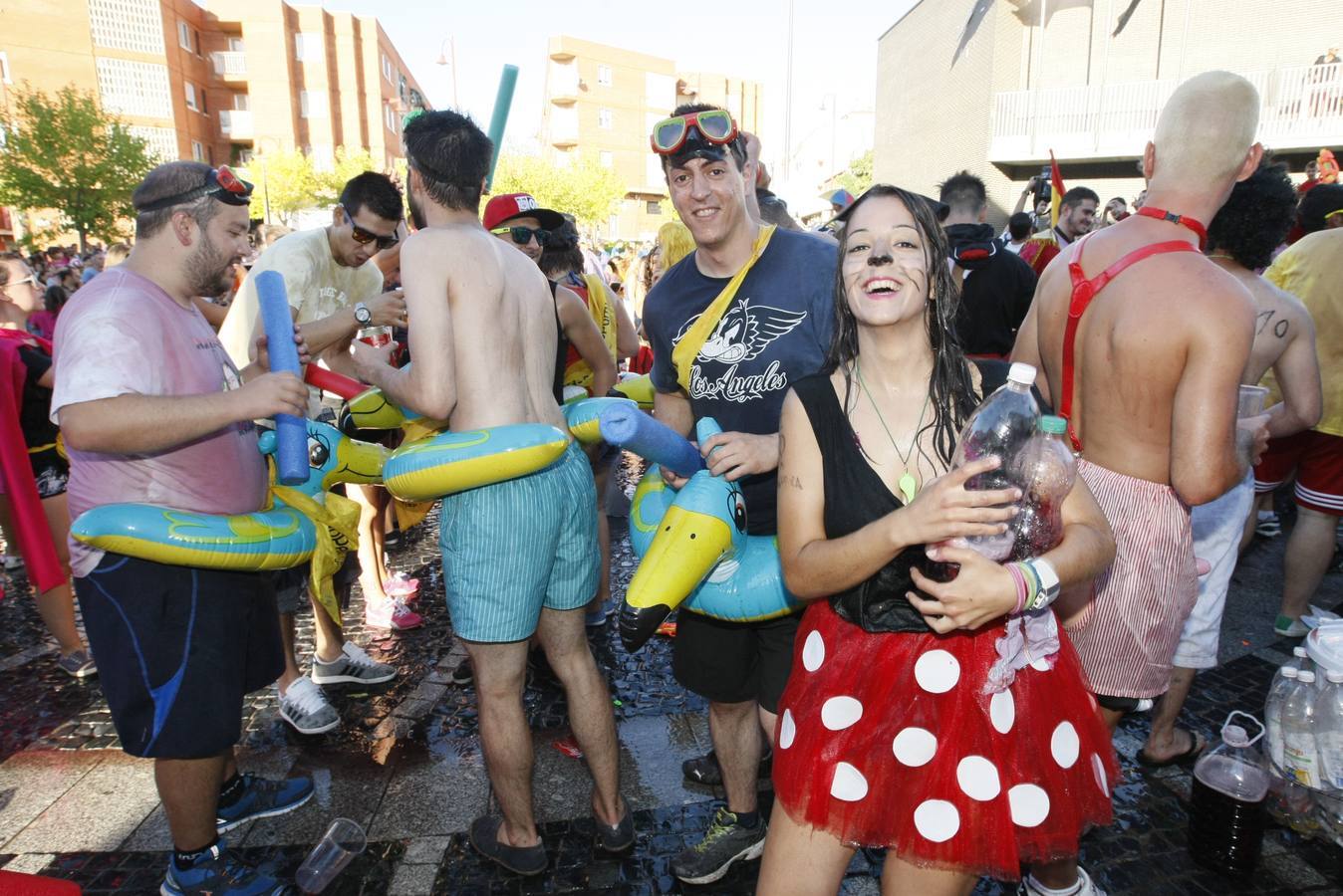 Gran ambiente y diversión en el inicio de las fiestas de Santa Marta de Tormes (Salamanca)