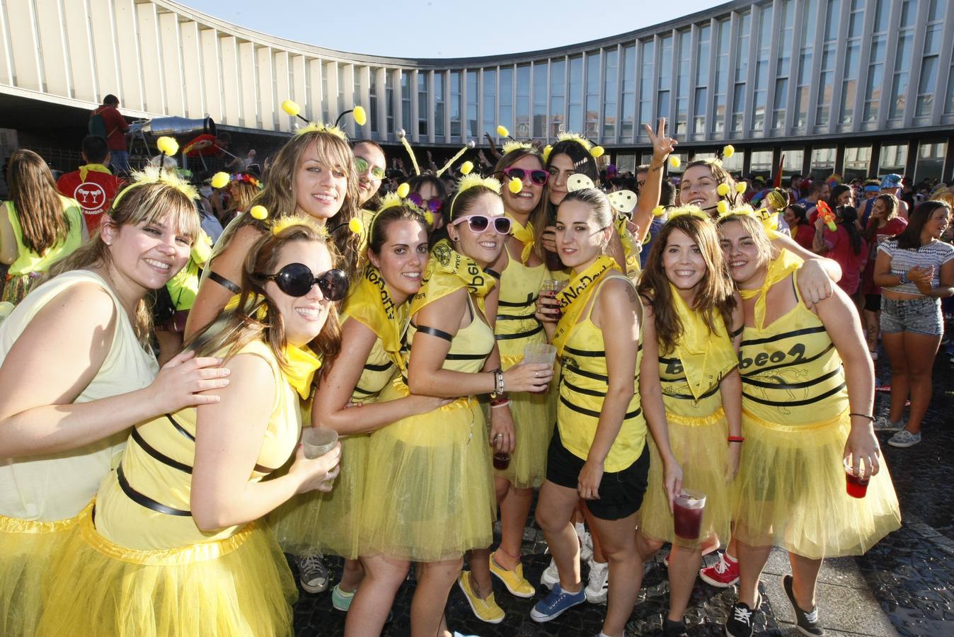 Gran ambiente y diversión en el inicio de las fiestas de Santa Marta de Tormes (Salamanca)