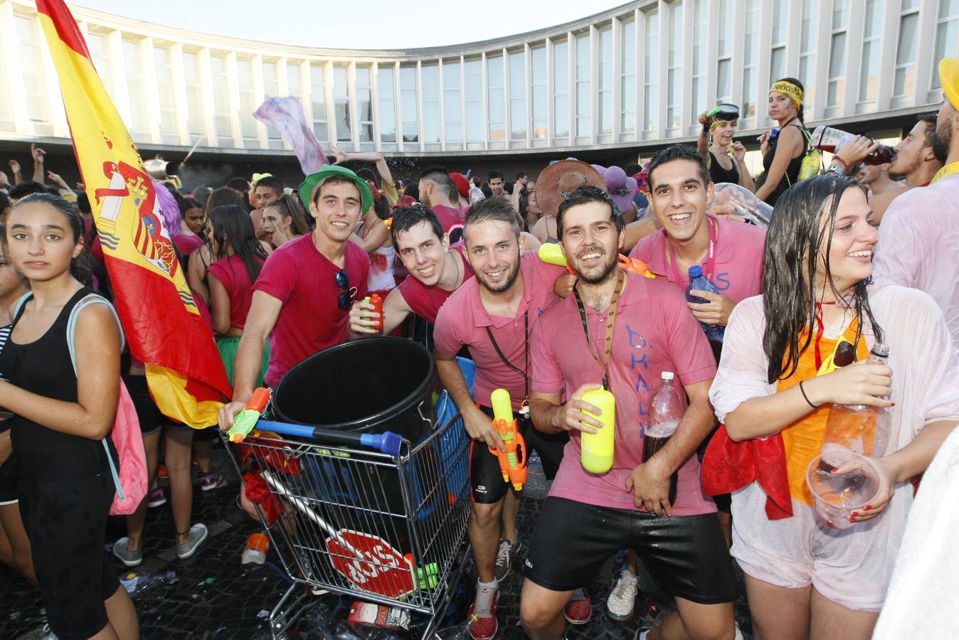 Gran ambiente y diversión en el inicio de las fiestas de Santa Marta de Tormes (Salamanca)