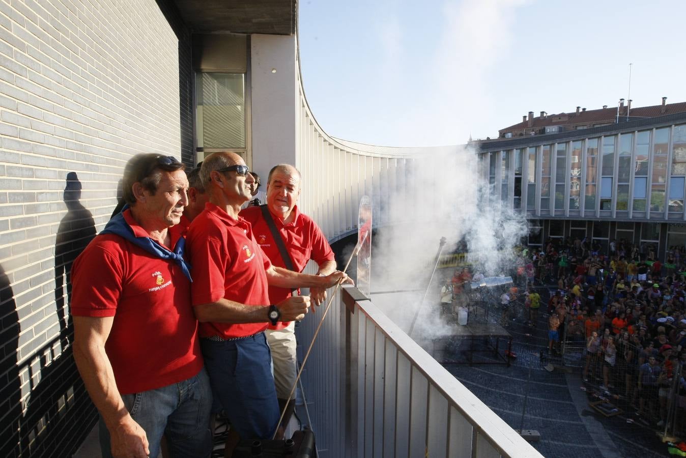 Gran ambiente y diversión en el inicio de las fiestas de Santa Marta de Tormes (Salamanca)