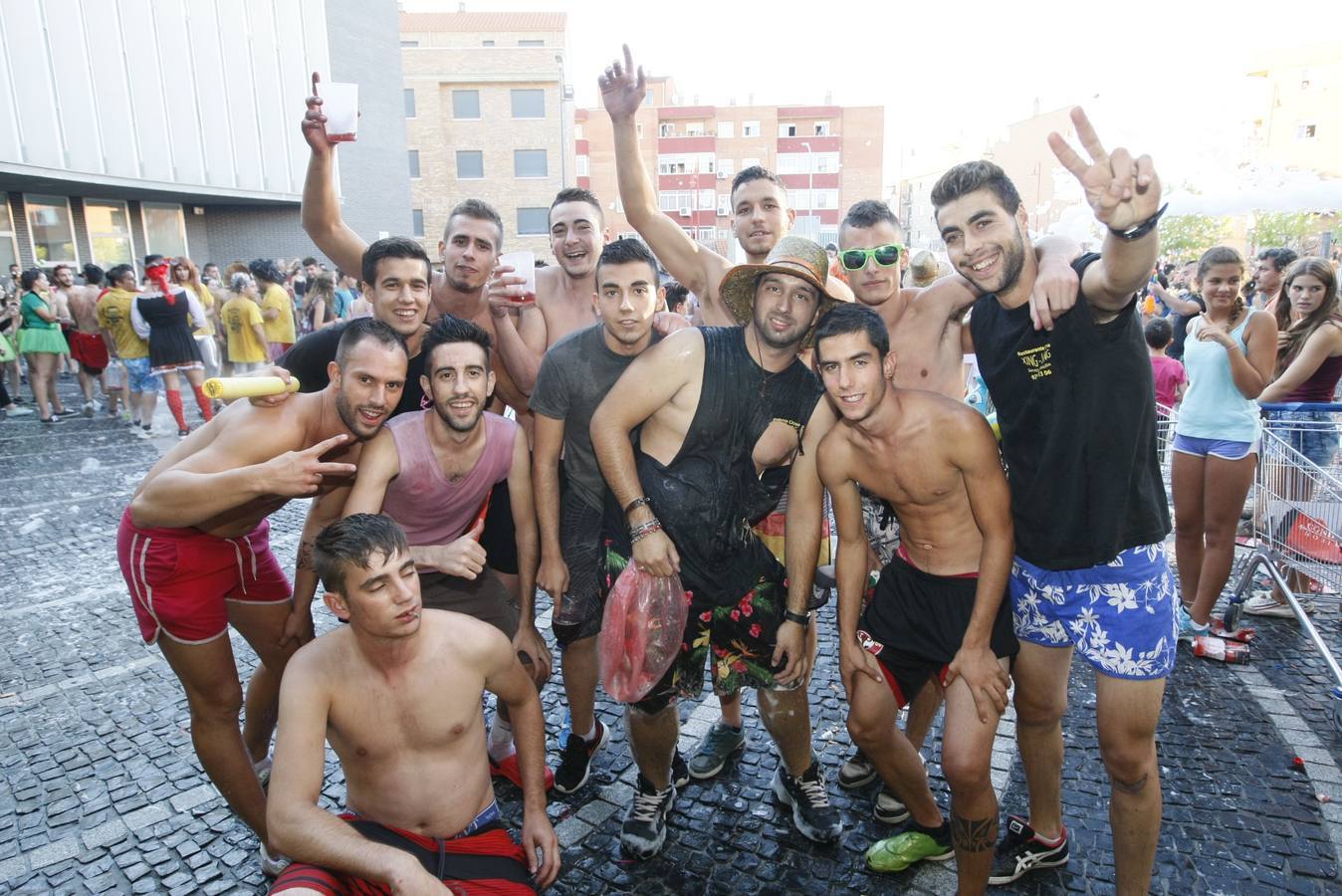 Gran ambiente y diversión en el inicio de las fiestas de Santa Marta de Tormes (Salamanca)