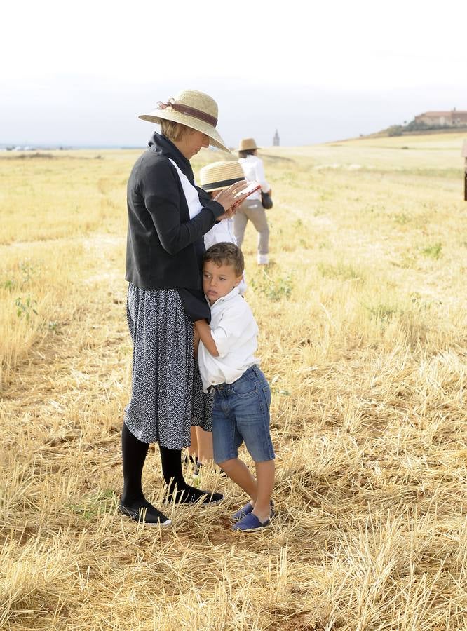 Nava del Rey recrea la siega a mano